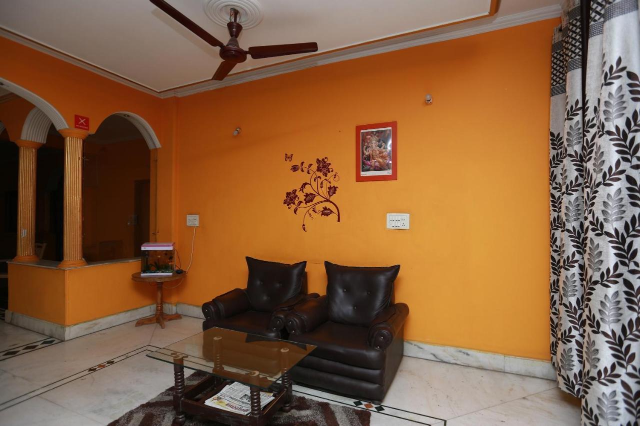 Oyo 11752 Hotel Sun Palace Residency Indirapuram Bagian luar foto