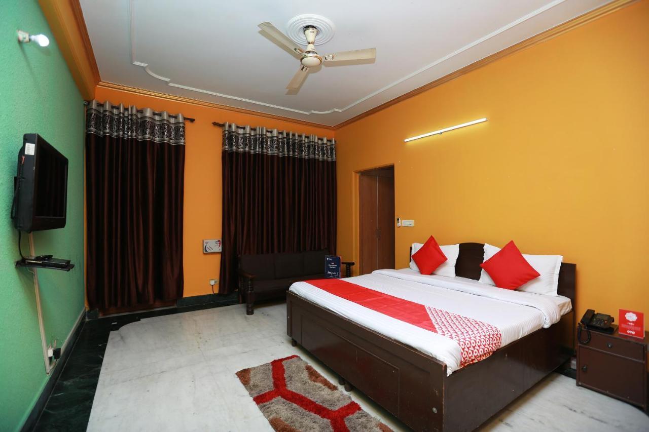 Oyo 11752 Hotel Sun Palace Residency Indirapuram Bagian luar foto