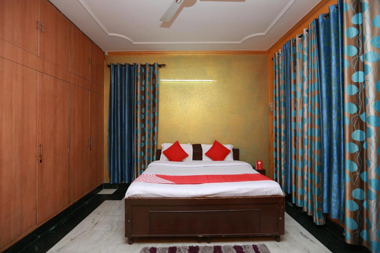 Oyo 11752 Hotel Sun Palace Residency Indirapuram Bagian luar foto
