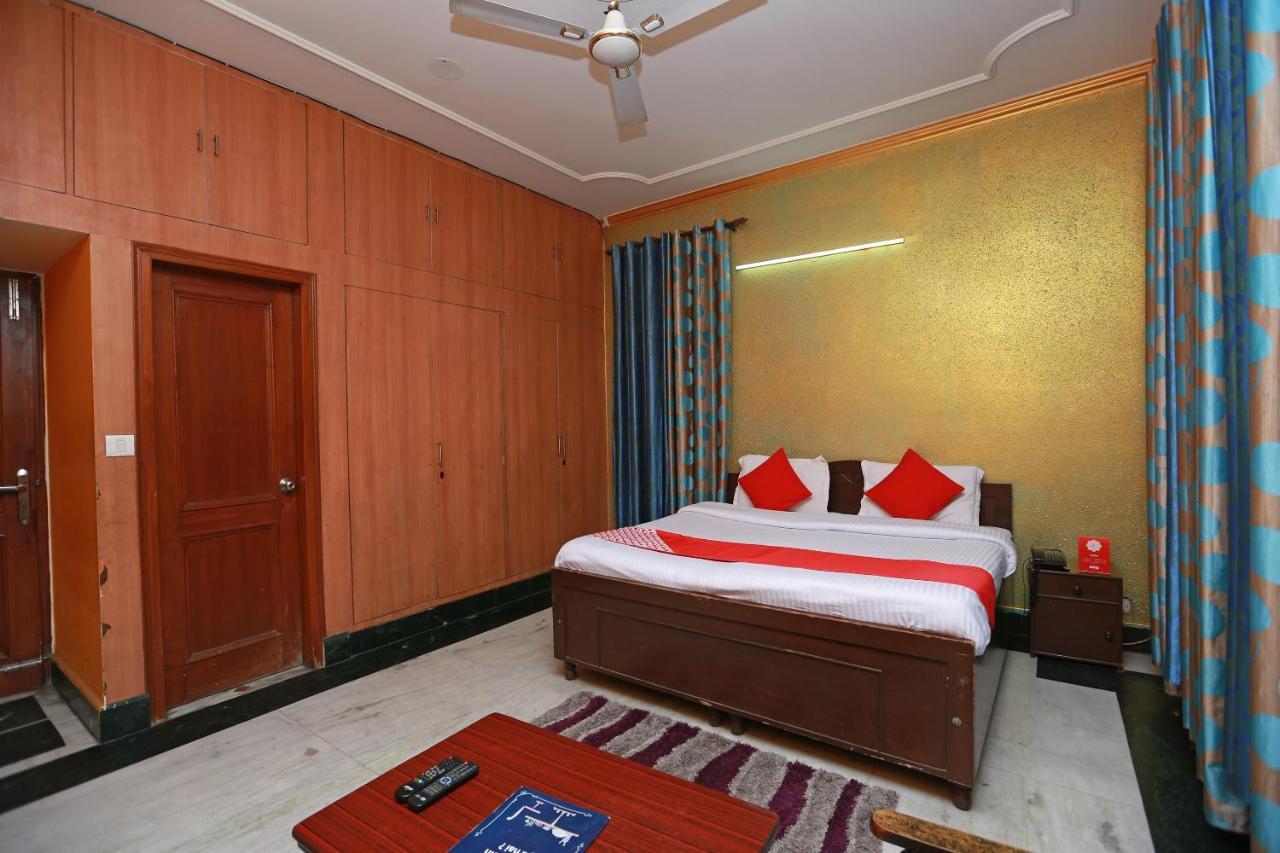 Oyo 11752 Hotel Sun Palace Residency Indirapuram Bagian luar foto